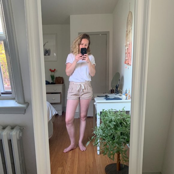 Aritzia Linen Short - Picture 2 of 2